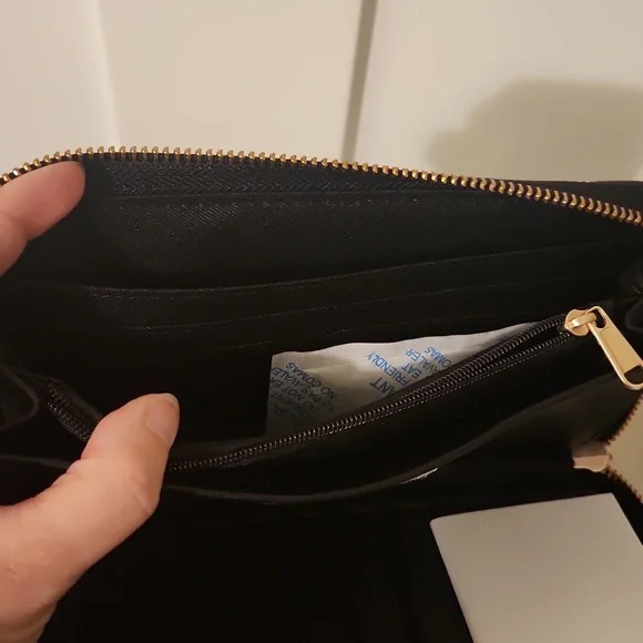 Thirty-one all about the benjamins wallet